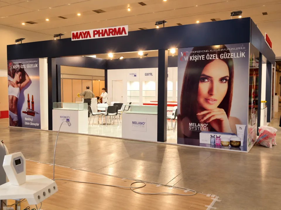 Maya Pharma — fuar standı görünümü 2
